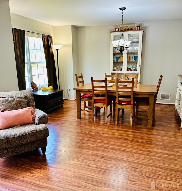 91 Heather Ct, South Brunswick, NJ 08852 - dining space with light wood finished floors