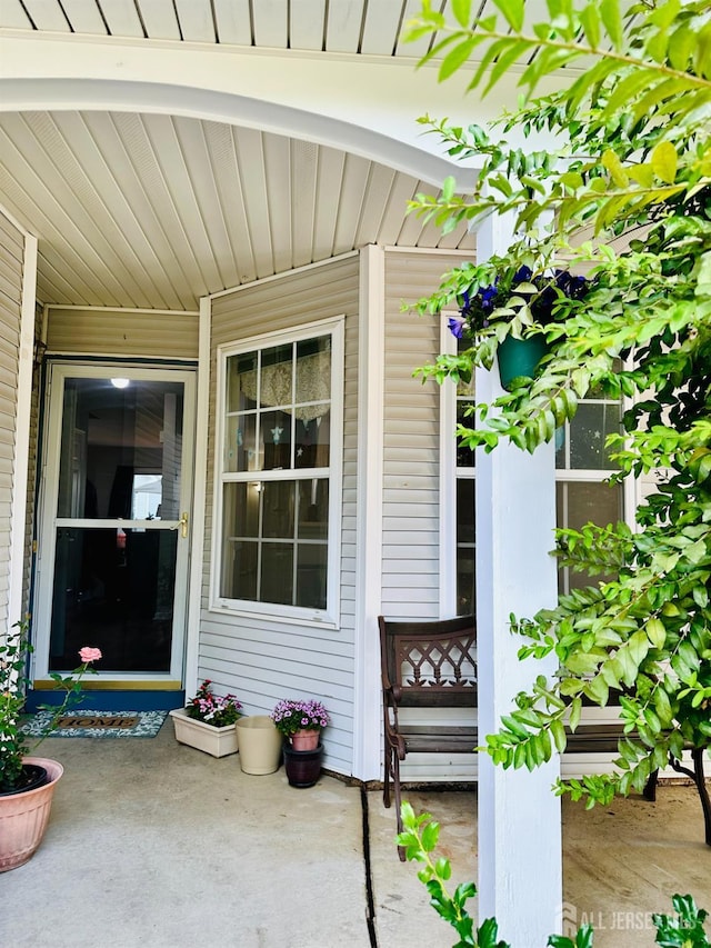 91 Heather Ct, South Brunswick, NJ 08852 - doorway to property featuring a porch