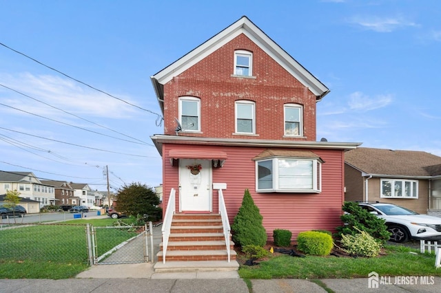 view of front of property with a front yard