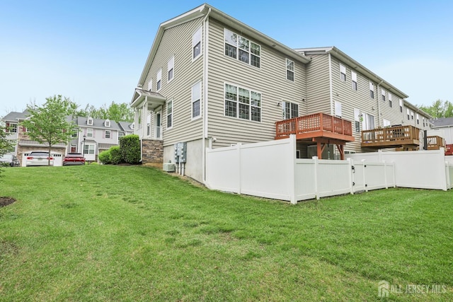 106 Ellsworth Way S, Brunswick, NJ 08852 - back of property featuring a deck