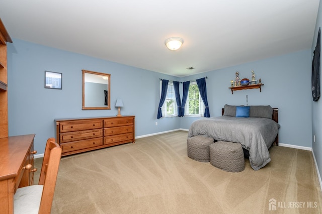 15 Heather Ct, Mansfield, NJ 08022 - carpeted bedroom with baseboards