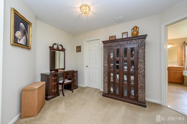 15 Heather Ct, Mansfield, NJ 08022 - entrance foyer with carpet flooring and baseboards
