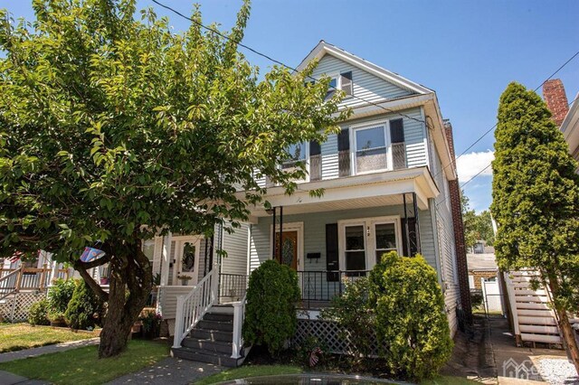 view of front of home with covered porch