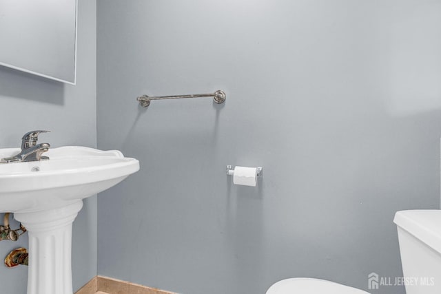 11 Eagle Rd, Edison, NJ 08820 - half bathroom with toilet and a sink