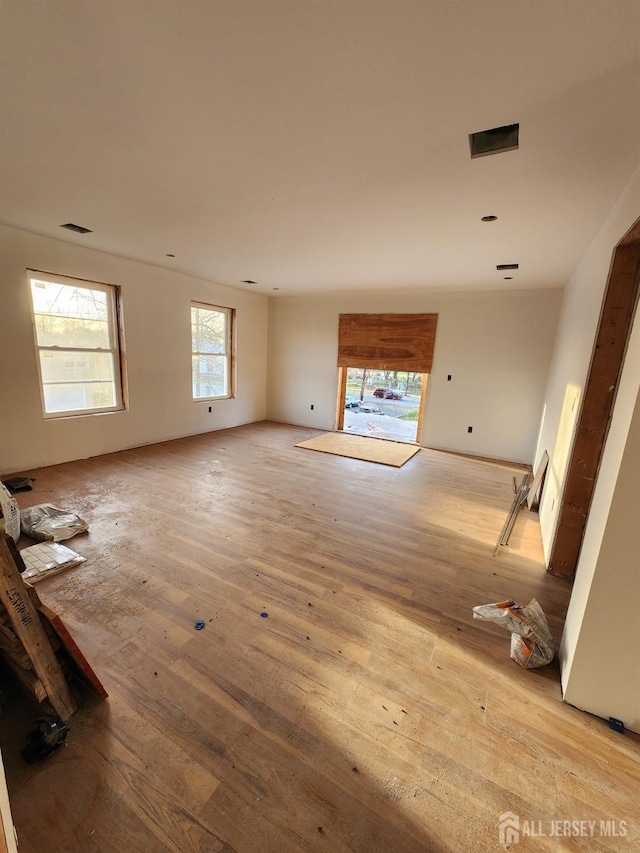 10 Myrtle St, Edison, NJ 08817 - unfurnished room with light wood-type flooring