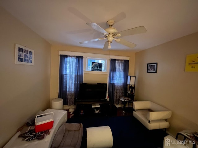 18 Bethany St, New Brunswick, NJ 08901 - living area featuring a ceiling fan