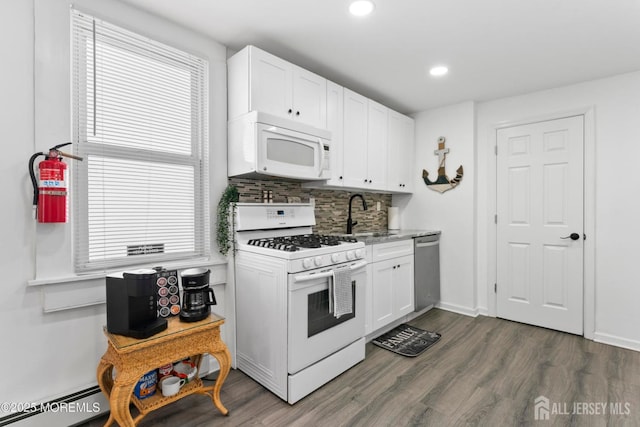 24 Highland Ave, Keansburg, NJ 07734 - photo 9