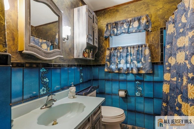 14 Fisher Ave, Middlesex, NJ 08846 - full bathroom featuring vanity, toilet, and a shower with shower curtain