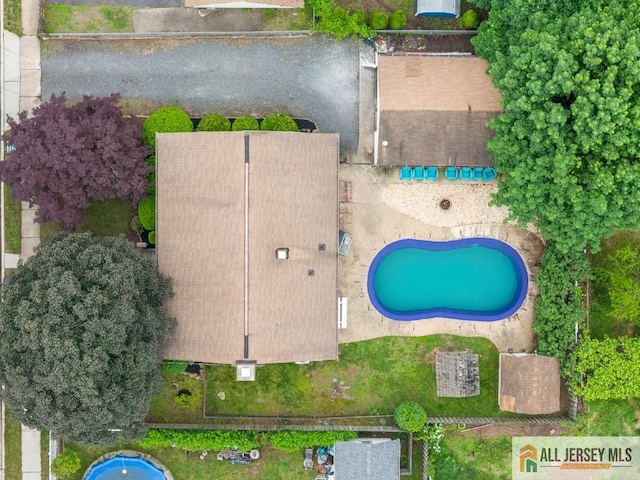 14 Fisher Ave, Middlesex, NJ 08846 - bird's eye view of a pool