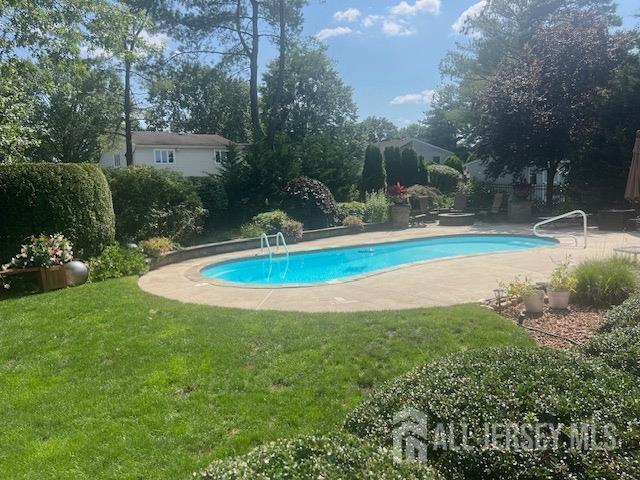 8 Libby Dr, South Brunswick, NJ 08852 - photo 2