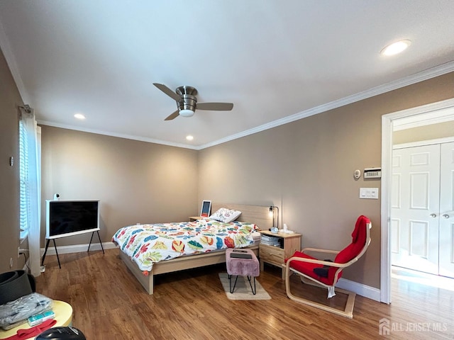 196 Jonathan Pl, Franklin Twsp, NJ 08873 - bedroom featuring wood finished floors, ornamental molding, recessed lighting, and ceiling fan