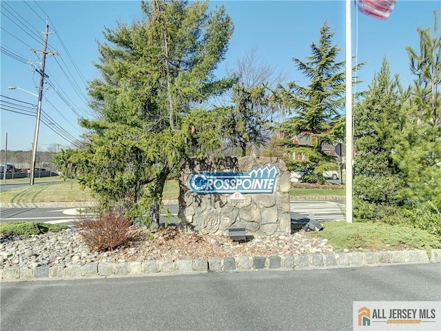 285 Cozzens Ct Unit 285, East Brunswick, NJ 08816 - view of community sign