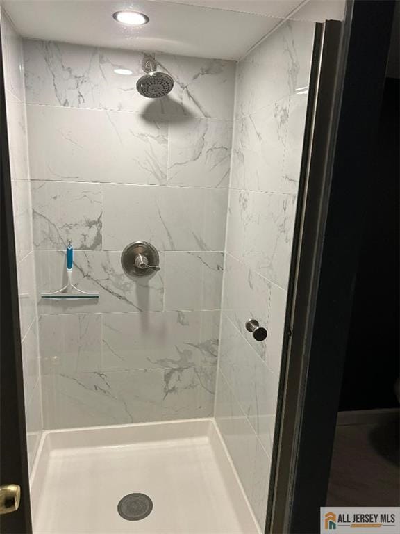 23 June St, South River, NJ 08882 - full bathroom with a tile shower and recessed lighting