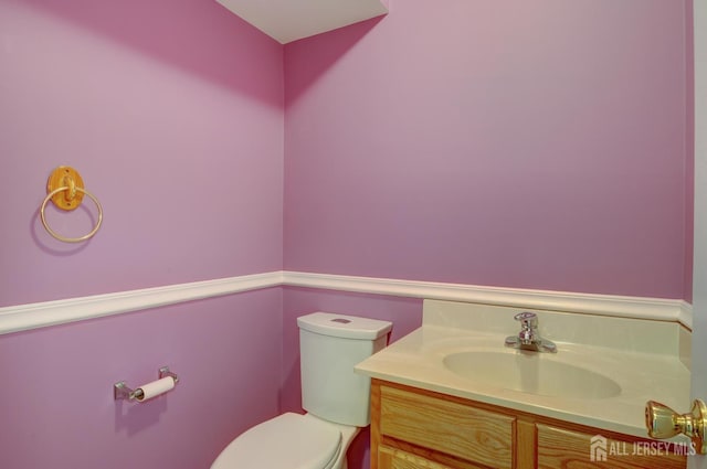 277 Edgeware Ct, Franklin, NJ 08873 - half bath with toilet and vanity