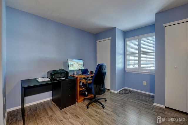 277 Edgeware Ct, Franklin, NJ 08873 - office area with wood finished floors and baseboards