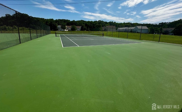 16 Sassafras Ct, North Brunswick, NJ 08902 - view of tennis court