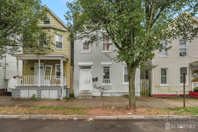 view of front of property with covered porch