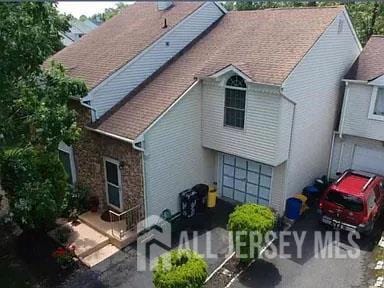 29 Jeffrey Cir S, Brunswick, NJ 08810 - back of property with a garage