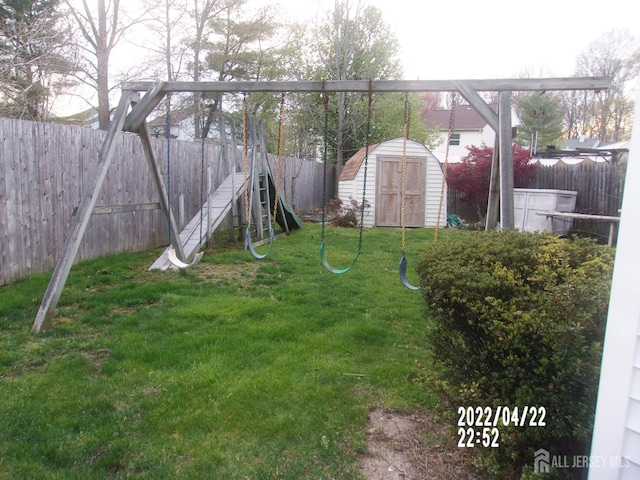 29 Jeffrey Cir S, Brunswick, NJ 08810 - fenced backyard with a storage shed