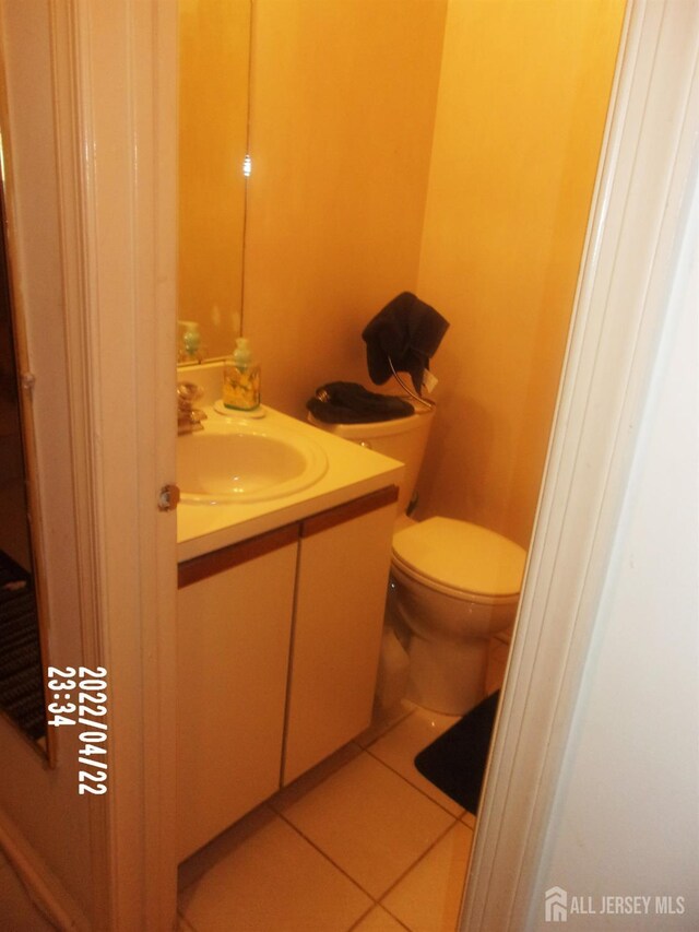 29 Jeffrey Cir S, Brunswick, NJ 08810 - bathroom featuring vanity and tile patterned flooring
