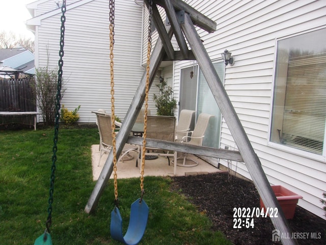 29 Jeffrey Cir S, Brunswick, NJ 08810 - view of patio / terrace