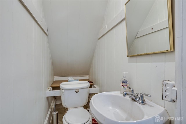 151 N Broadway N, South Amboy, NJ 08879 - bathroom featuring toilet and a sink