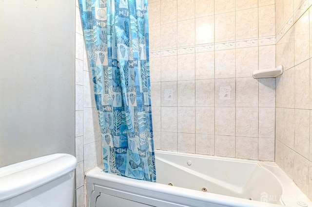 21 Wellington Ct, Sayreville, NJ 08872 - bathroom featuring toilet and a combined bath / shower with jetted tub