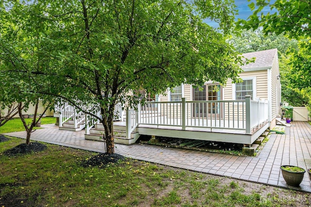10 Dellview Dr, Edison, NJ 08820 - view of wooden terrace