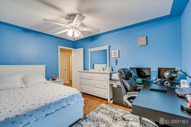 10 Dellview Dr, Edison, NJ 08820 - bedroom with light wood-type flooring, an office area, and ceiling fan