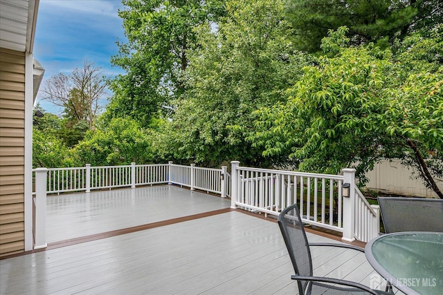 10 Dellview Dr, Edison, NJ 08820 - view of wooden deck