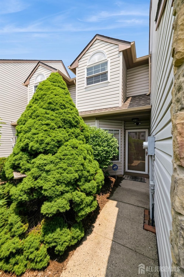349 Lunar Rd, Piscataway, NJ 08854 - doorway to property