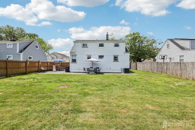 30 Clark Pl, Avenel, NJ 07001 - back of house featuring a patio area and a fenced backyard