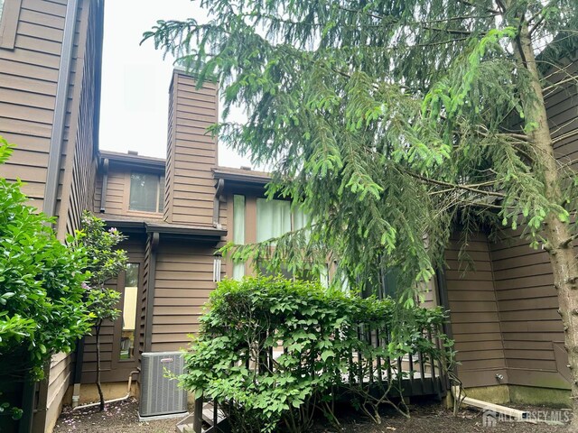 172 Sayre Dr, Plainsboro, NJ 08540 - view of property featuring central AC