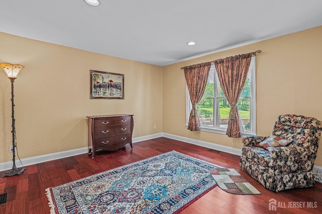 9 Narrow Brook Ct, Plainsboro, NJ 08536 - living area featuring baseboards, wood finished floors, and recessed lighting