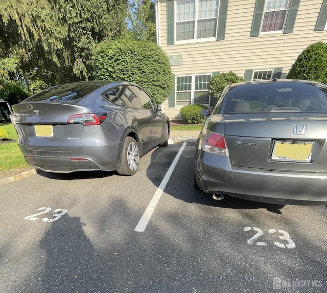 23 Hanover Sq Unit 23D, Middlesex, NJ 08846 - view of uncovered parking lot