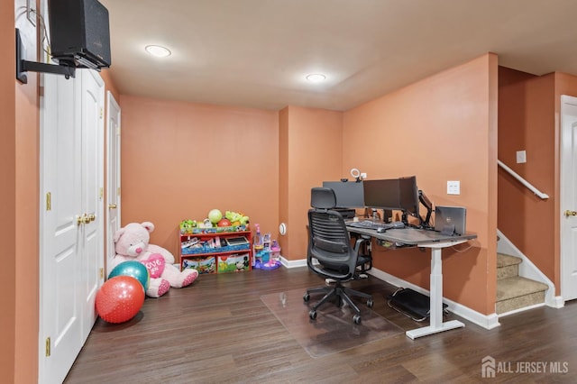 1905 Dahlia Cir S, Brunswick, NJ 08810 - home office with wood finished floors and baseboards