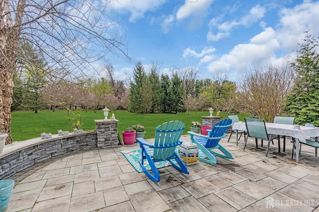 10 E Black Heath Ct, Howell, NJ 07727 - view of patio featuring outdoor dining space