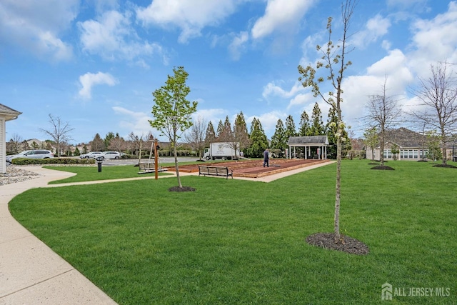10 E Black Heath Ct, Howell, NJ 07727 - surrounding community featuring a lawn