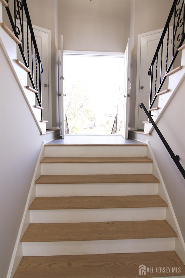 6 Joan St, South Brunswick, NJ 08824 - view of staircase