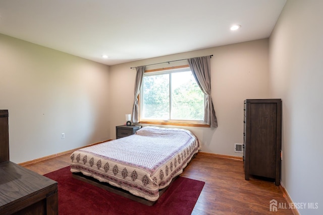 10 Chelsea Ct, South Brunswick, NJ 08810 - bedroom with wood finished floors and recessed lighting