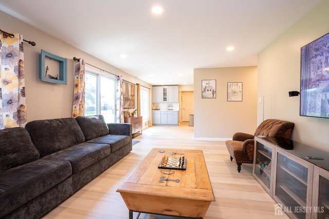 10 Chelsea Ct, South Brunswick, NJ 08810 - living area with light wood finished floors and recessed lighting