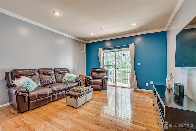 822 Dominick Ct, South Plainfield, NJ 07080 - living area featuring light wood-style floors, crown molding, baseboards, and recessed lighting