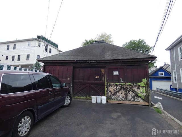 163 Livingston Ave, New Brunswick, NJ 08901 - view of parking / parking lot