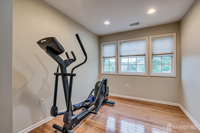 35 Fabiszewski Way, Parlin, NJ 08859 - exercise room with plenty of natural light, baseboards, light wood finished floors, and recessed lighting