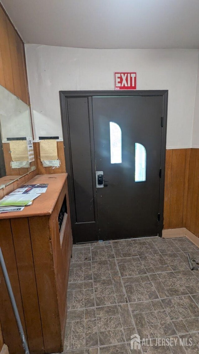 810-814 Leland Ave, Plainfield, NJ 07062 - entrance foyer with wooden walls