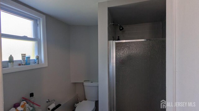 810-814 Leland Ave, Plainfield, NJ 07062 - full bath with a stall shower and toilet
