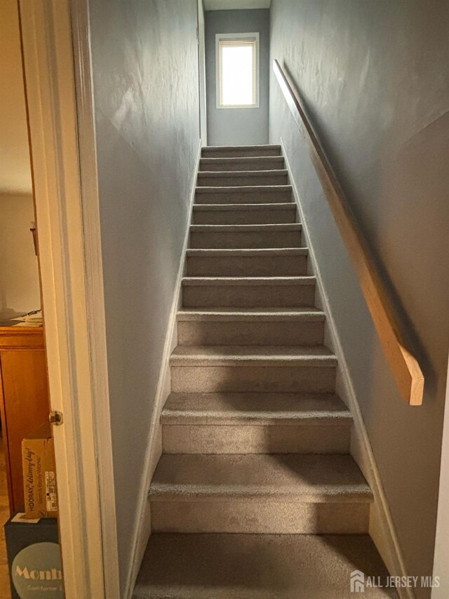 101 Michaels Ct, Woodbridge Proper, NJ 07095 - view of stairs