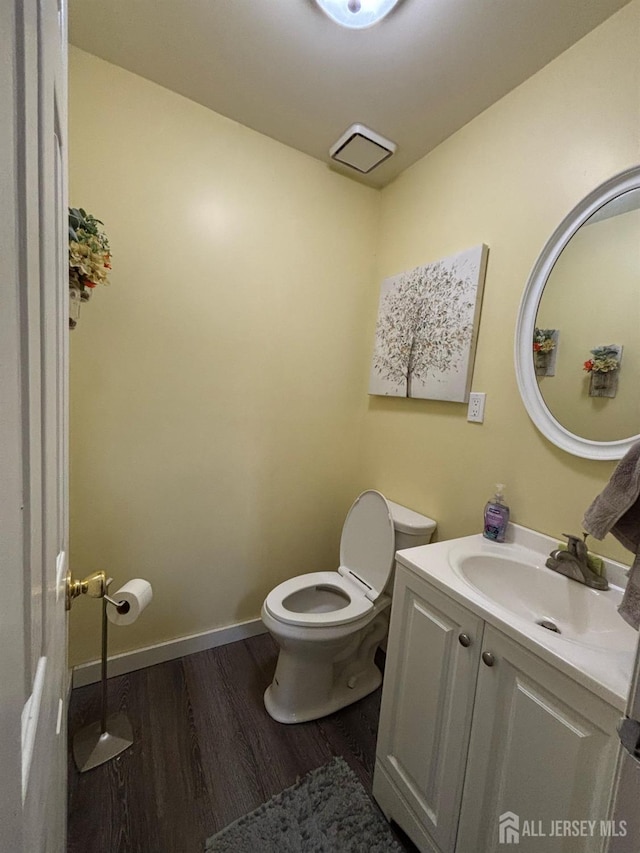 101 Michaels Ct, Woodbridge Proper, NJ 07095 - bathroom featuring wood finished floors and vanity