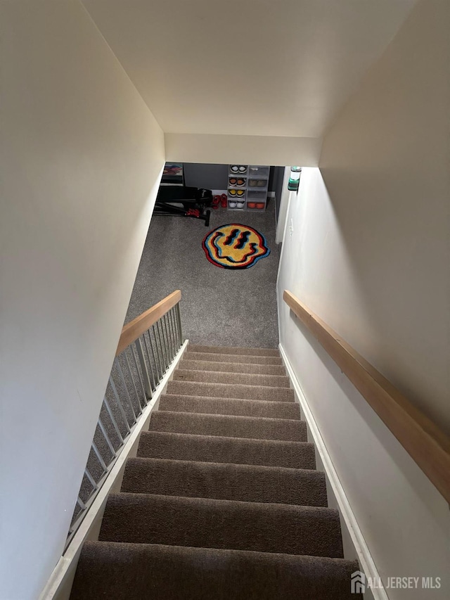 101 Michaels Ct, Woodbridge Proper, NJ 07095 - stairway with carpet floors