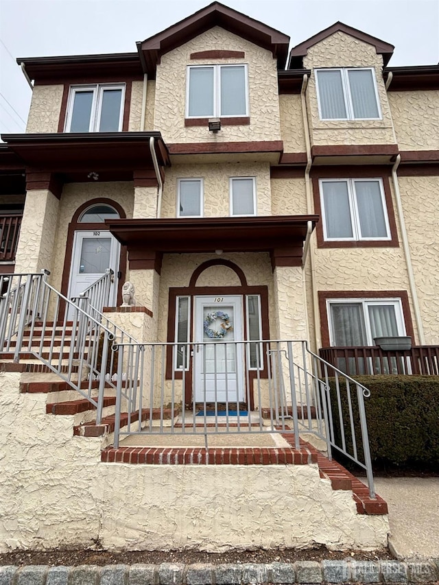 101 Michaels Ct, Woodbridge Proper, NJ 07095 - view of front of home featuring stucco siding and stone siding